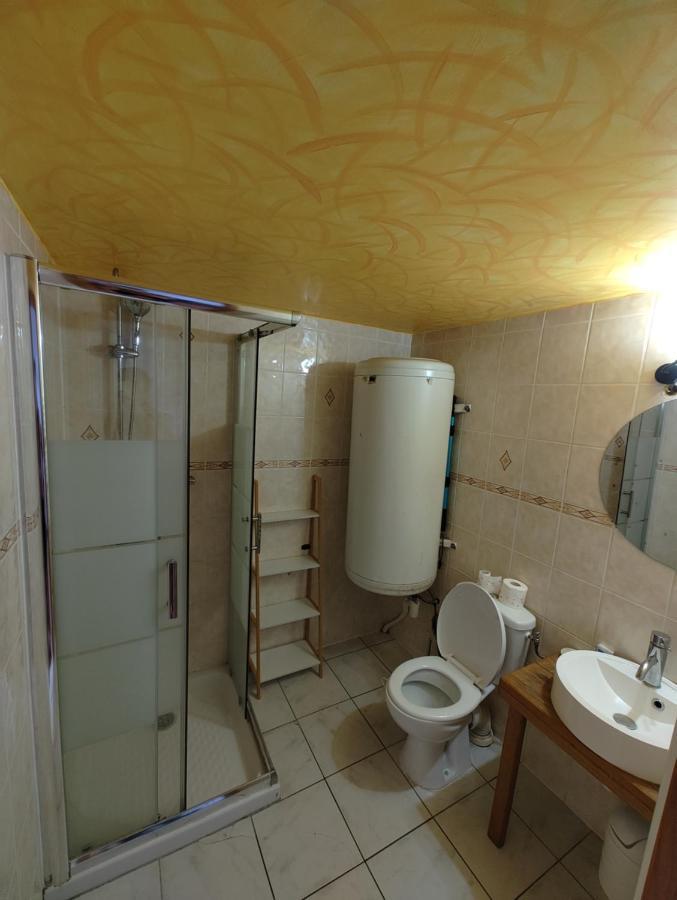 Cosy Appartement 2 Chambres Pont-de-l'Arche Bagian luar foto